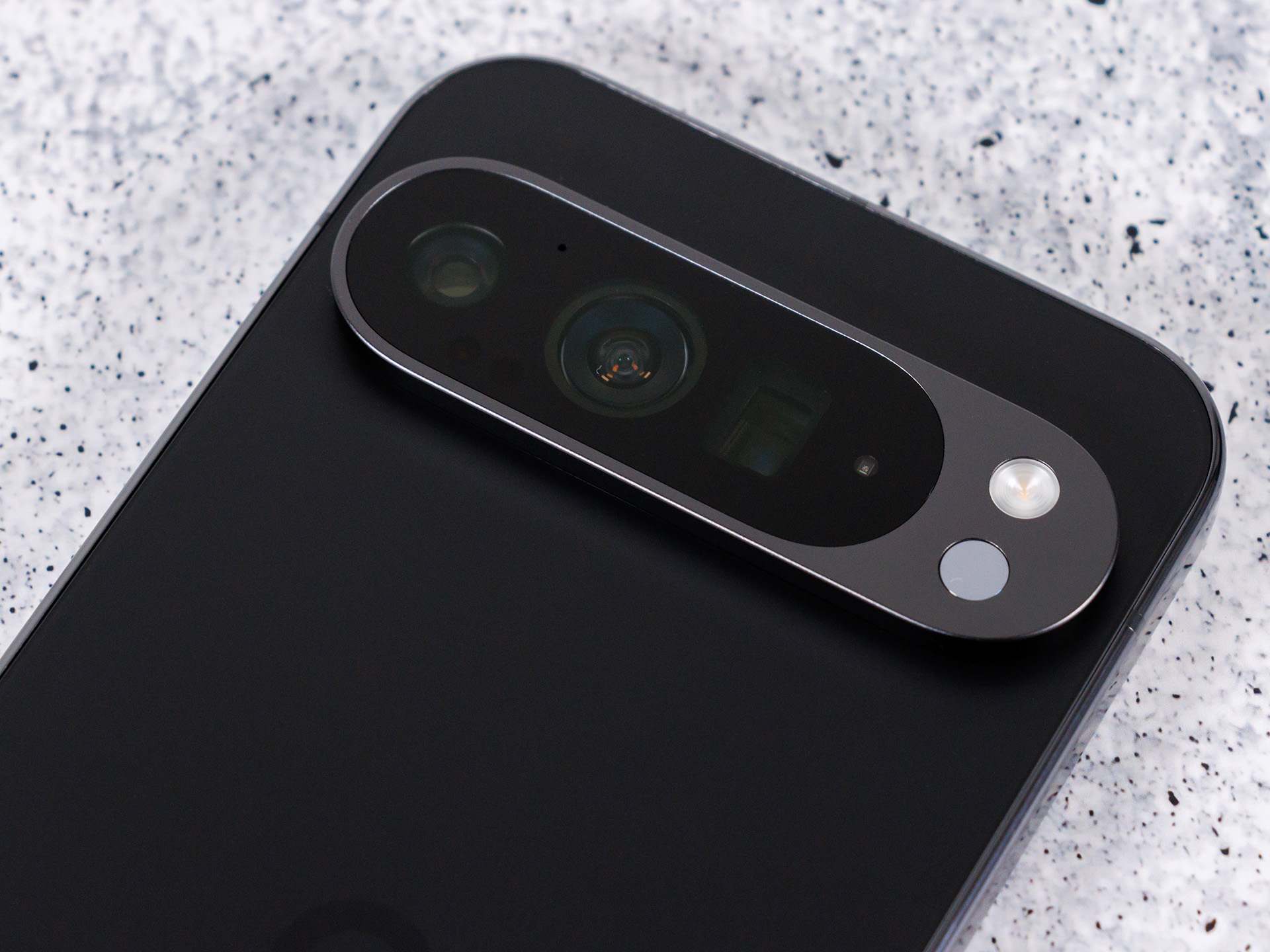 Google frappe un grand coup : le Pixel 11 pourrait enfin défier Samsung et Apple grâce à une révolution technologique majeure qui change la donne
